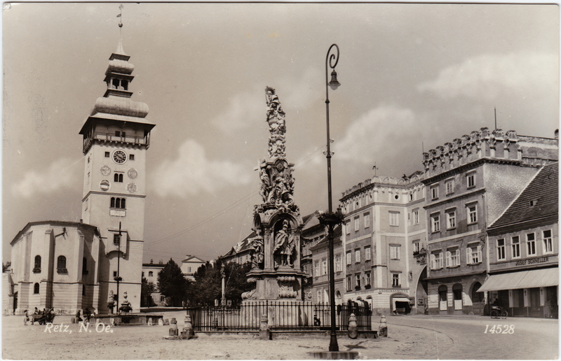zoom: Image side vintage Postcard from 1959: Kirche und Denkmal:: Retz NÖ