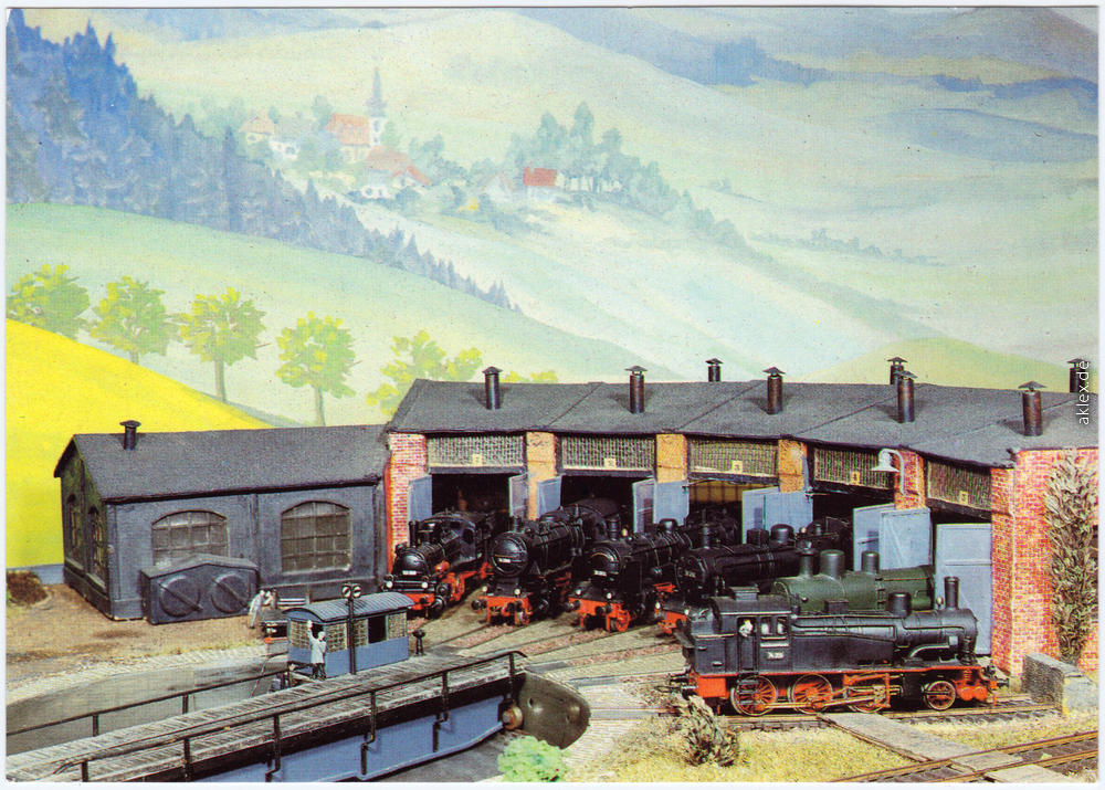 zoom: Image side vintage Postcard from 1978: Modelleisenbahn: Heimanlage Rudolf Wüchner Gera: Lokbeandlungsanlage Drehscheibe::