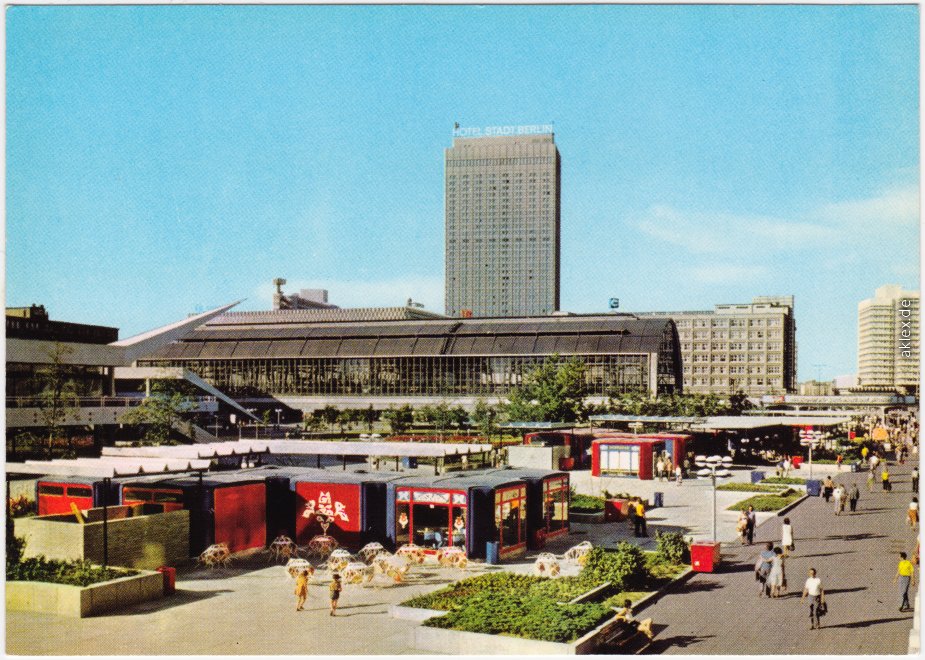 zoom: Image side vintage Postcard from 1979: An der Rathausstraße:: Mitte-Berlin