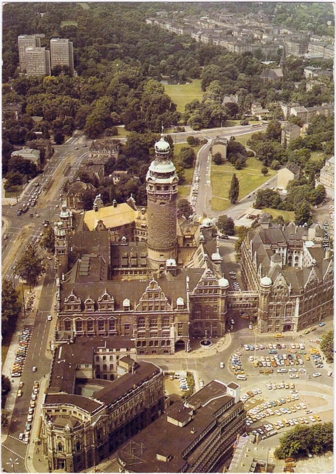 zoom: Image side vintage Postcard from 1985: Neues Rathaus von Oben, Luftbildserie der Interflug:: Leipzig