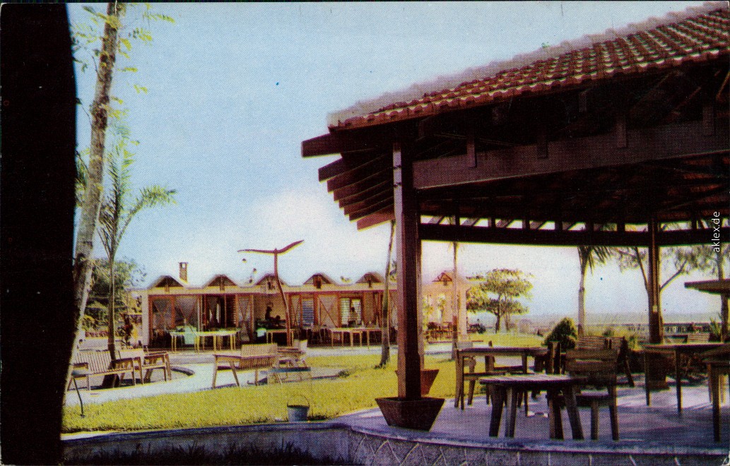 zoom: Image side vintage Postcard from 1970: Restaurant und Picknick Platz am Laguna del Cura:: Cienfuegos