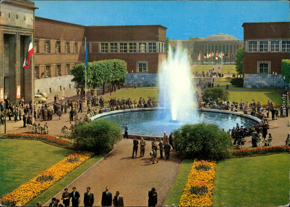 vergrößern: Bildseite historische Ansichtskarte von 1974: Ehrenhof:: Düsseldorf