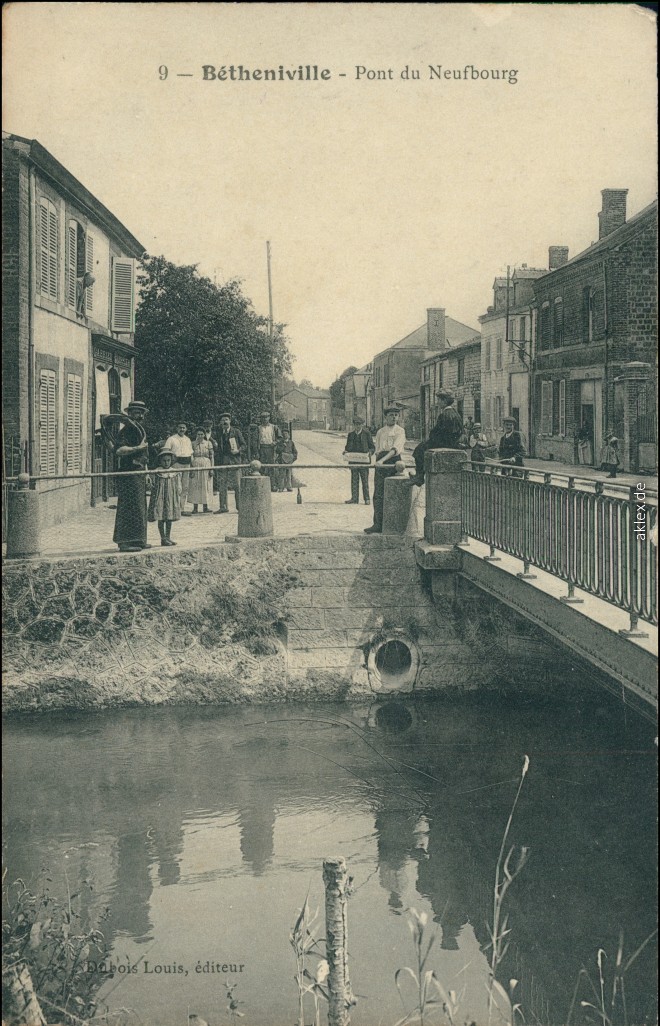 vergrößern: Bildseite historische Ansichtskarte von 1915: Straßenpartie, Pont de Neuffbourg:: Betheniville