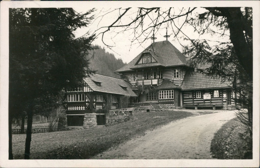 zoom: Image side vintage Postcard from 1928: -:: Peklo u Noveho Mesta n. Met.-Jestřebí