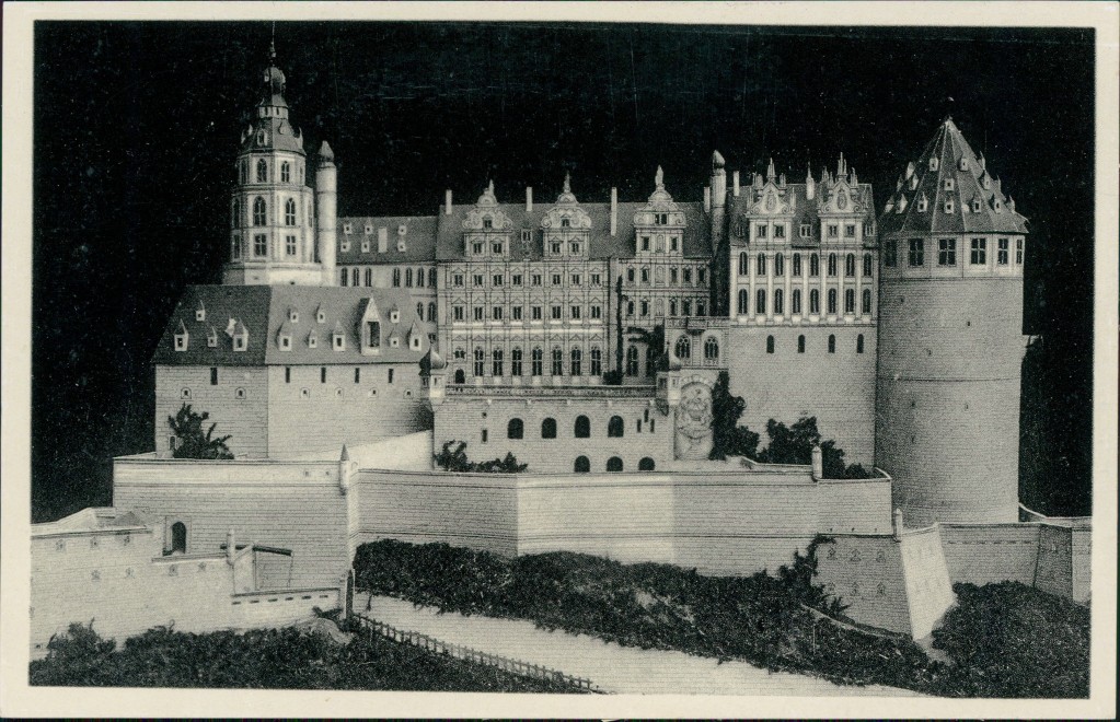 vergrößern: Bildseite historische Ansichtskarte von 1950: Heidelberger Schloss vor seiner Zerstörung:: Heidelberg
