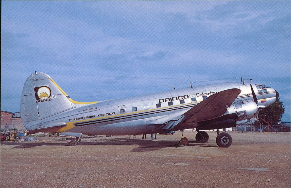 vergrößern: Bildseite historische Ansichtskarte von 1986: Curtiss C-46F-1-Cu Commando HK-3079 c/n 22538 at Bogota::