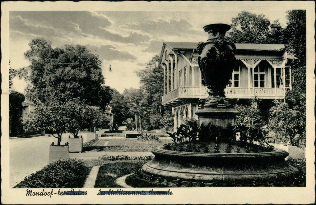 vergrößern: Bildseite historische Ansichtskarte von 1941: Straße, Etablissement:: Bad Mondorf