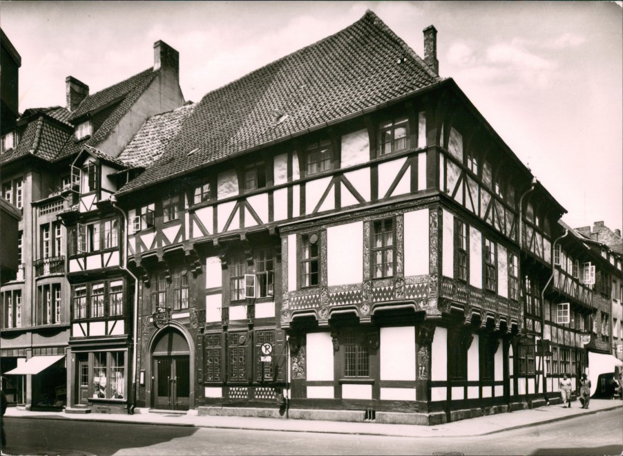 vergrößern: Bildseite historische Ansichtskarte von 1965: Die Junkernschenke Erbaut Mitte des 16. Jahrh.:: Göttingen