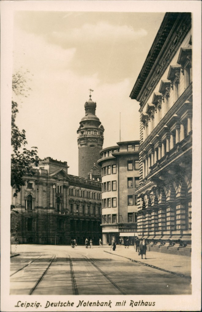 zoom: Image side vintage Postcard from 1954: Straßenpartie Deutsche Notenbank und Rathaus:: Leipzig