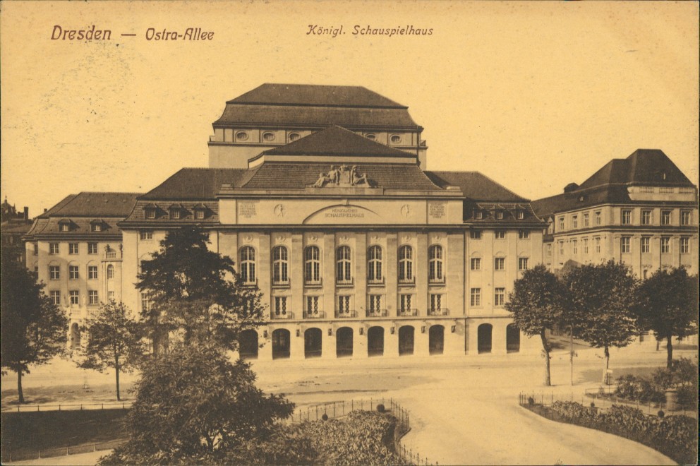 vergrößern: Bildseite historische Ansichtskarte von 1916: Königliches Schauspielhaus Ostra-Allee:: Dresden