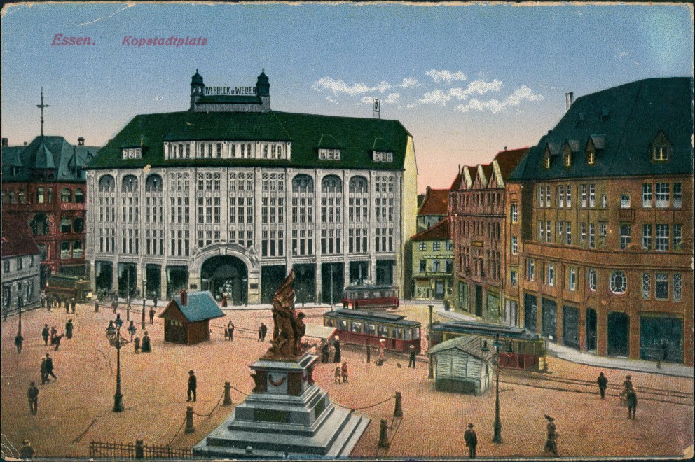 zoom: Image side vintage Postcard from 1923: Kopstadtplatz, Straßenbahn:: Essen (Ruhr)