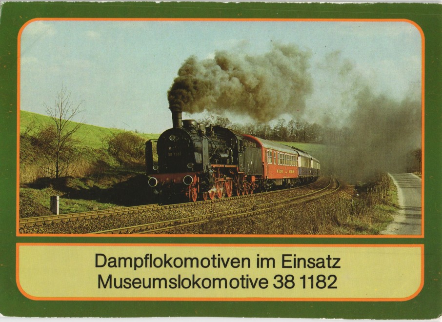 vergrößern: Bildseite historische Ansichtskarte von 1986: Dampflokomotiven im Einsatz Museumslokomotive 38 1182BW Gera::