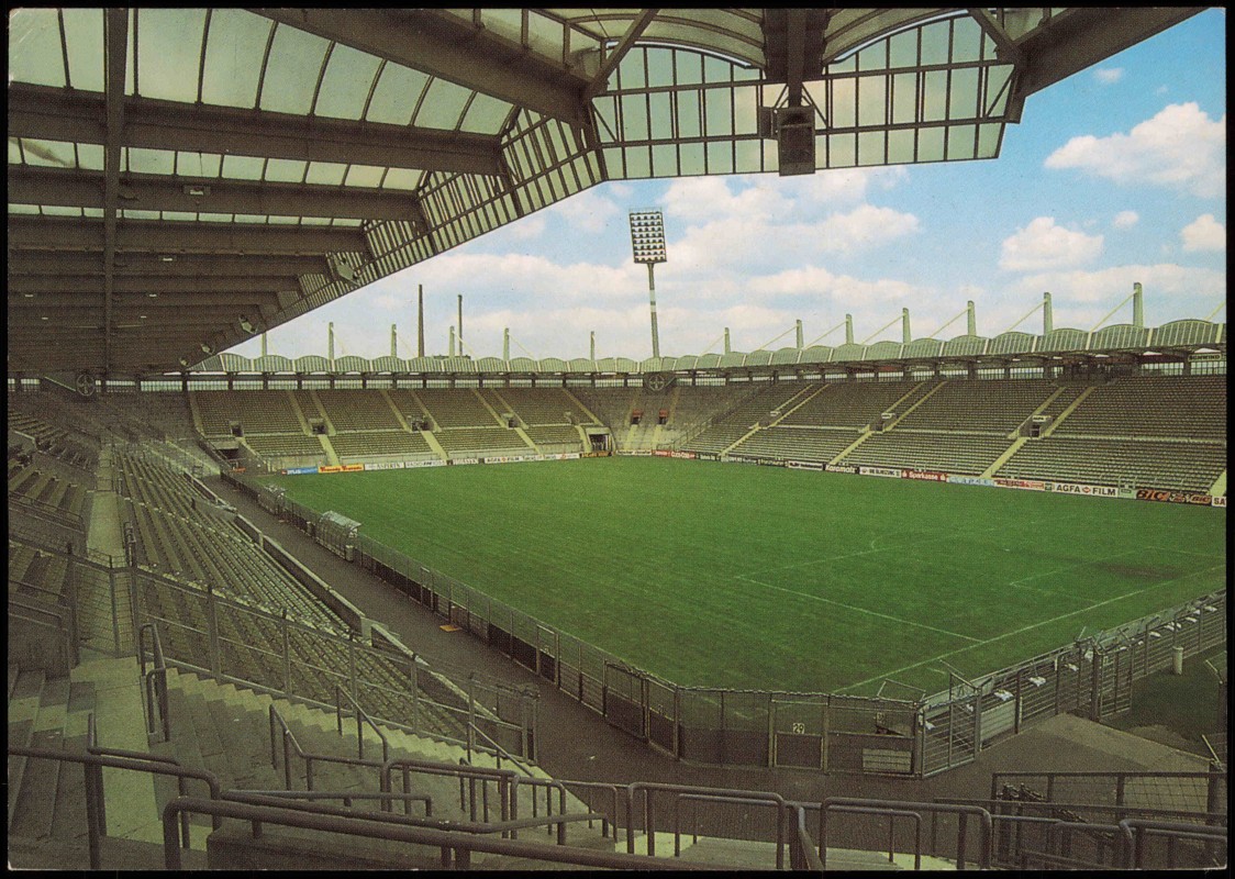 zoom: Image side vintage Postcard from 1992: ULRICH-HABERLAND-STADION Fussball Stadion:: Leverkusen