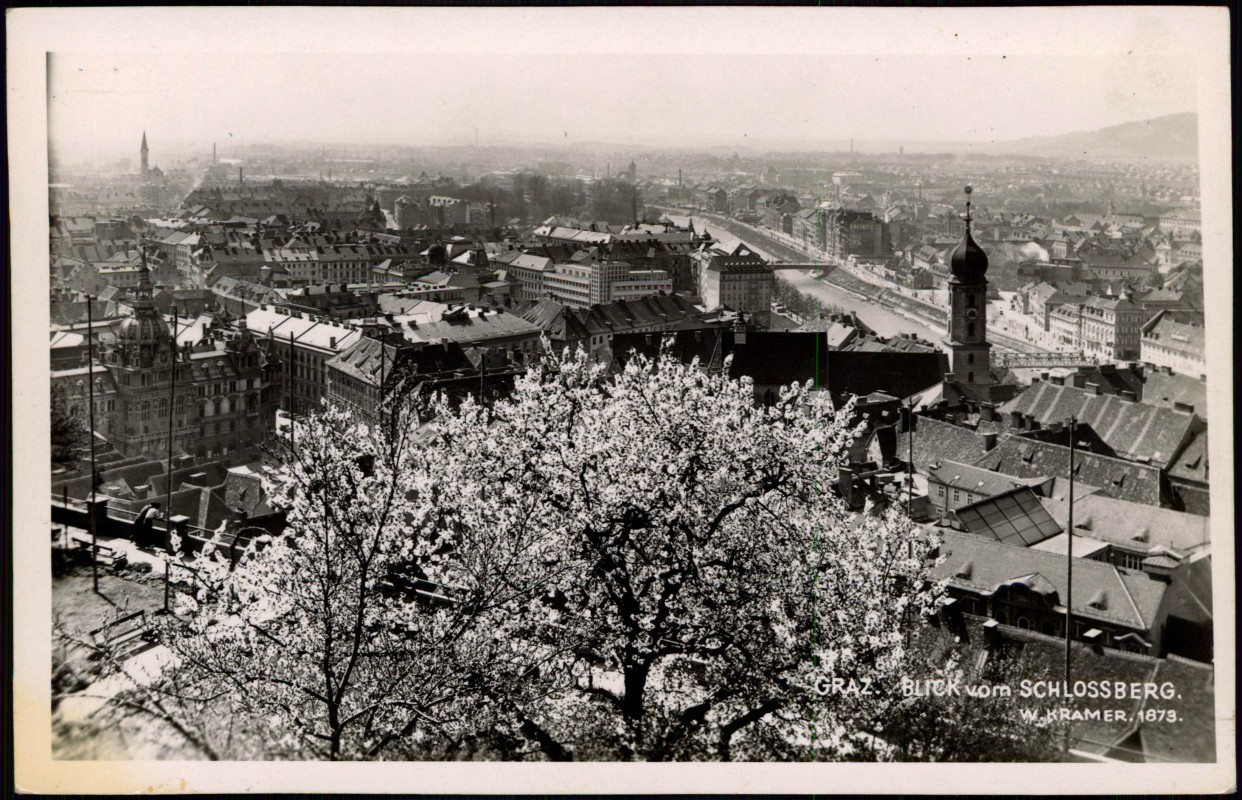 vergrößern: Bildseite historische Ansichtskarte von 1940: Panorama Blick vom SCHLOSSBERG:: Graz