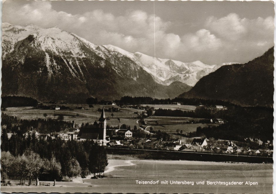 vergrößern: Bildseite historische Ansichtskarte von 1960: Panorama-Ansicht mit Untersberg und Berchtesgadener Alpen:: Teisendorf