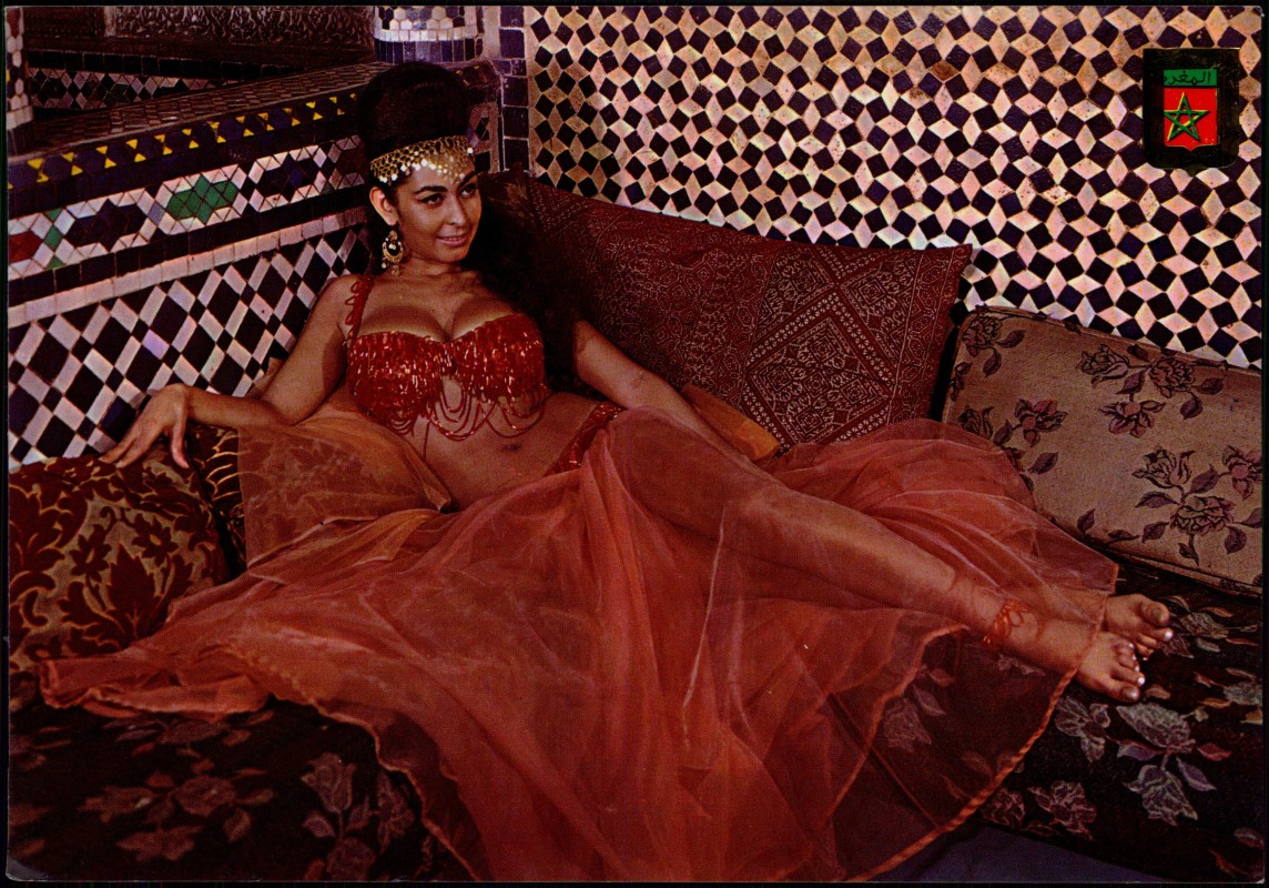 zoom: Image side vintage Postcard from 1970: TANGER Bailarina Frau in Trachtenkleid:: Tangier