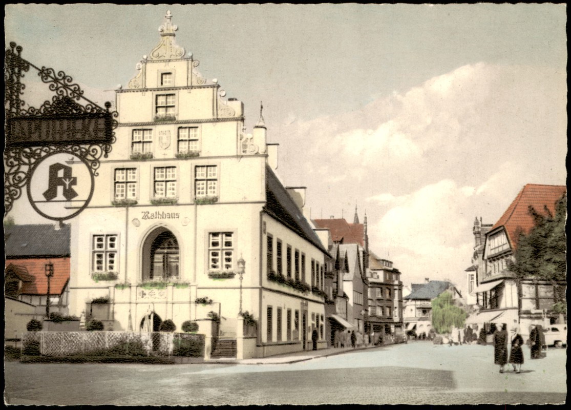 vergrößern: Bildseite historische Ansichtskarte von 1955: Rathaus u. Langestraße, Apotheke:: Bad Salzuflen