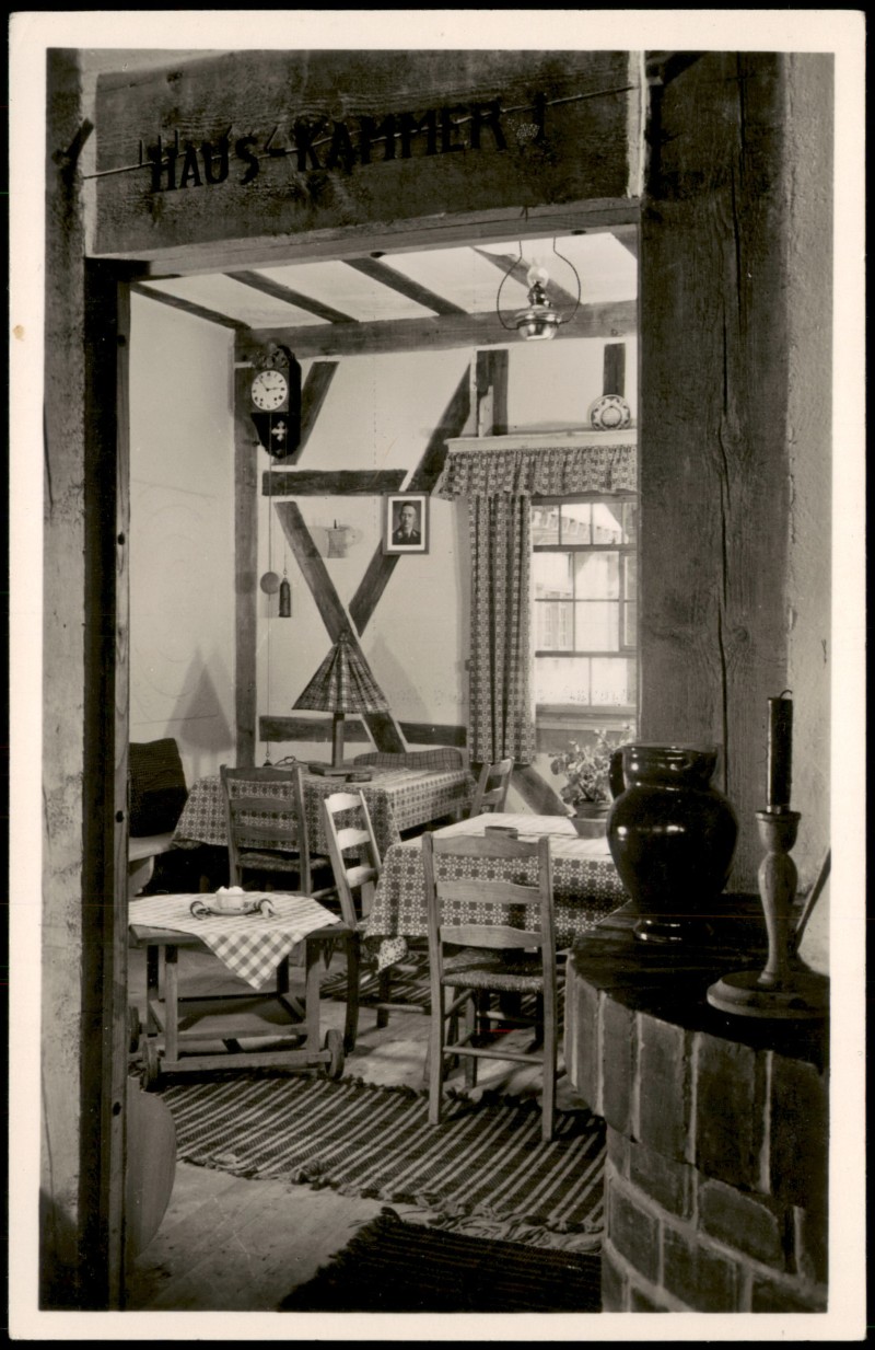 zoom: Image side vintage Postcard from 1950: Sternenwirtshaus - Stube:: Sasbachwalden