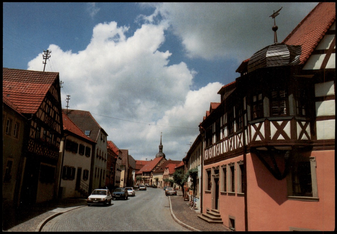 zoom: Image side vintage Postcard from 1975: Ortsansicht, Straßen Partie, Autos:: Prichsenstadt