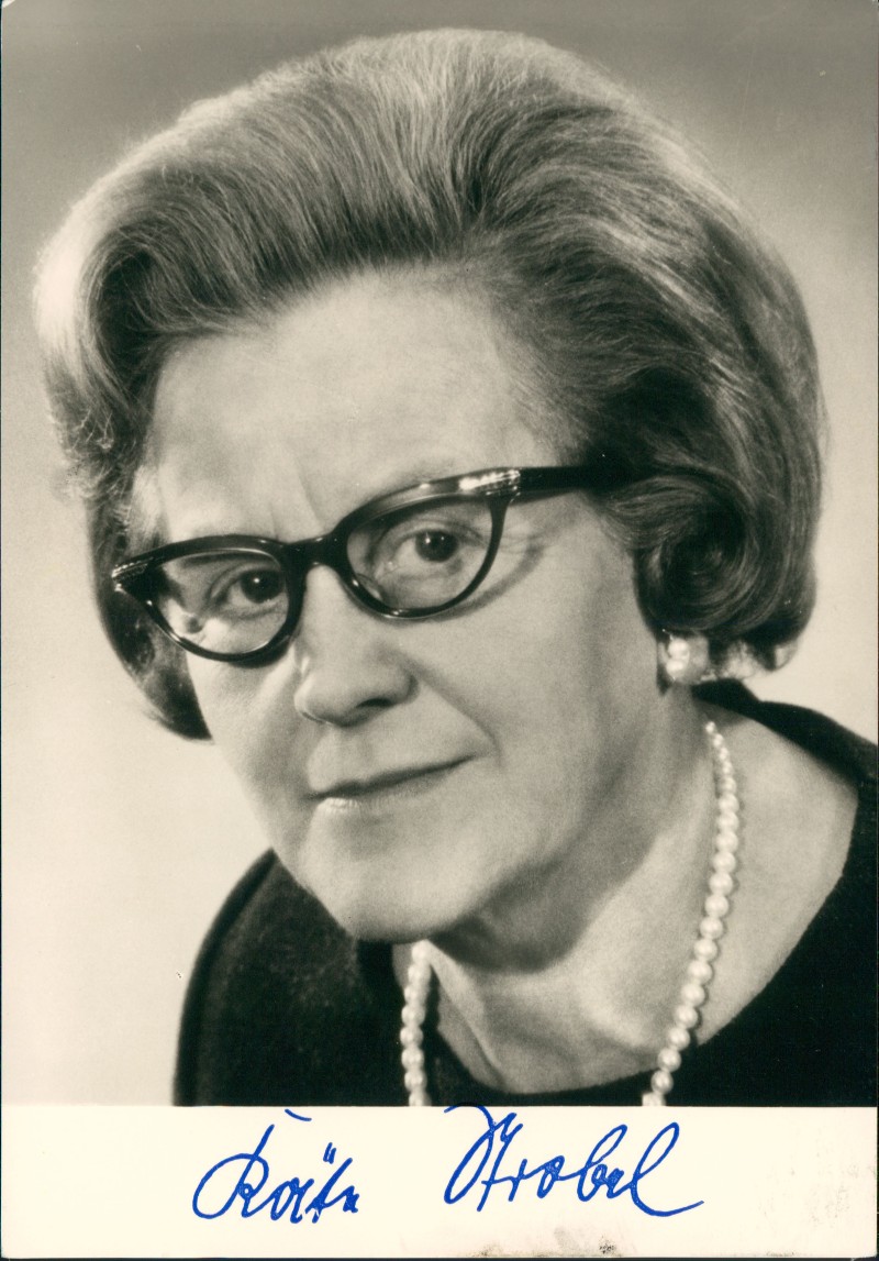 zoom: Image side vintage Postcard from 1970: Autogrammkarte Politik Käte Strobel MdB Bundesminister für Gesundheitswesen::