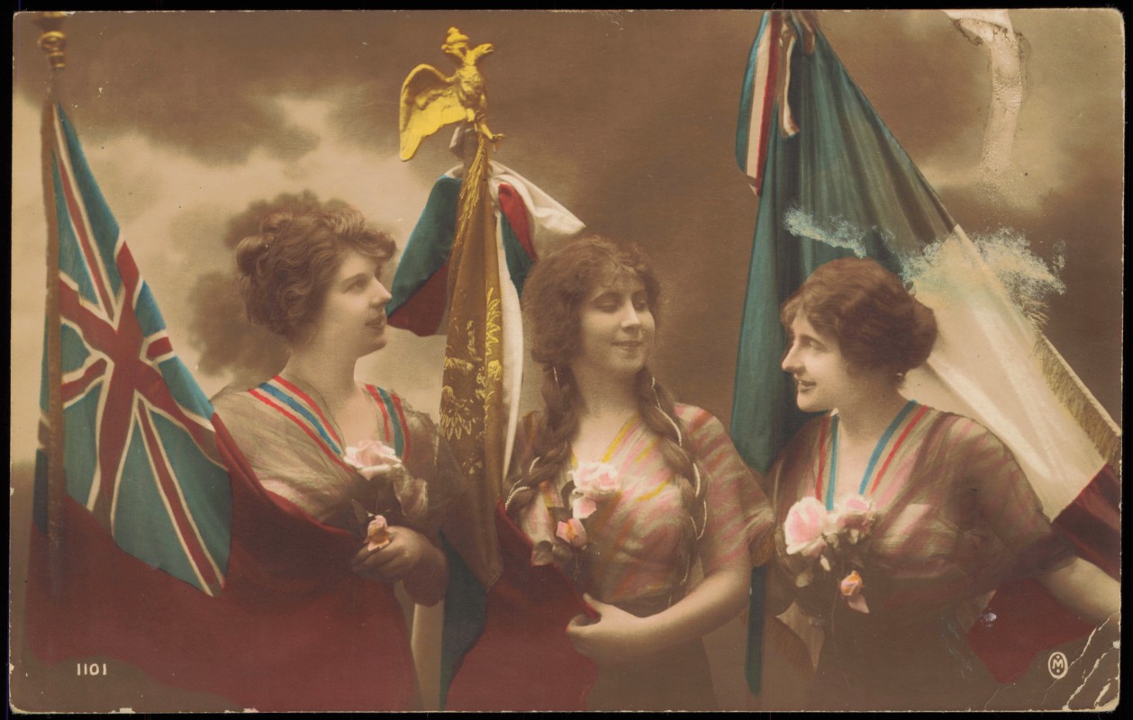 vergrößern: Bildseite historische Ansichtskarte von 1919: Künstlerkarte - Militär Great Britain Russia France Frauen::