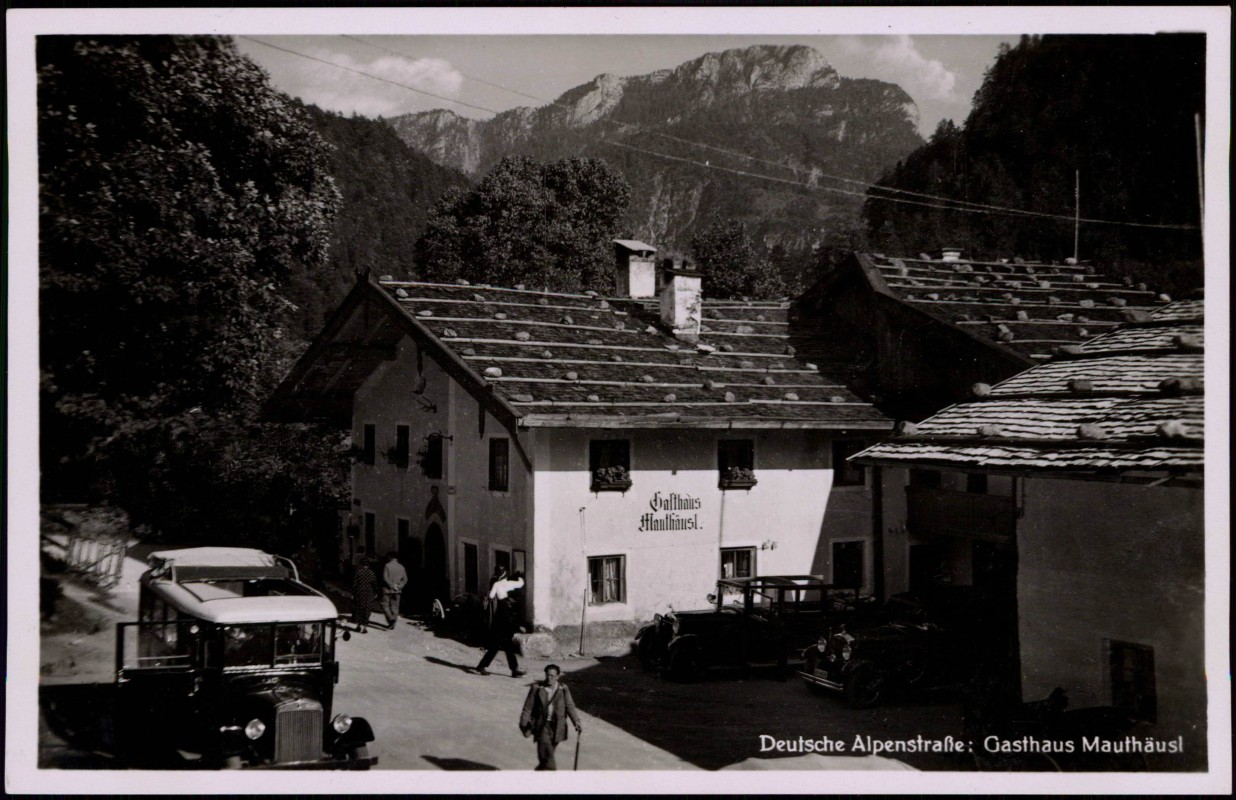 Bus Autos am Gasthaus Mauthäusl Deutsche Alpenstraße