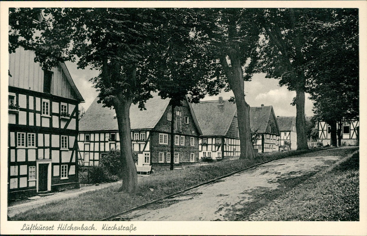 zoom: Image side vintage Postcard from 1940: Fachwerk-Häuser Kirchstraße:: Hilchenbach
