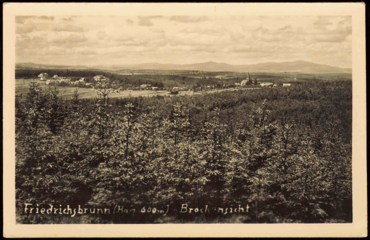zoom: Image side vintage Postcard from 1950: Panorama-Ansicht Brockensicht:: Friedrichsbrunn
