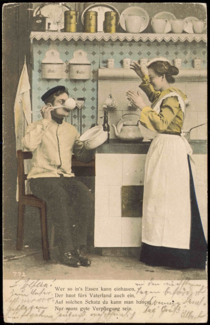 vergrößern: Bildseite historische Ansichtskarte von 1904: Soldat und Frau in der Küche Wer so in