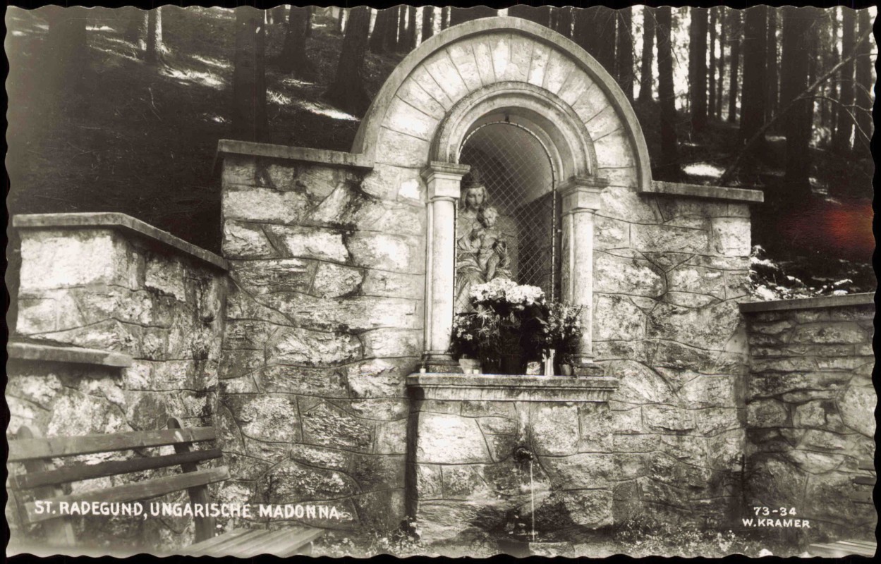 zoom: Image side vintage Postcard from 1960: Ortsansicht mit Ungarische Madonna:: Sankt Radegund