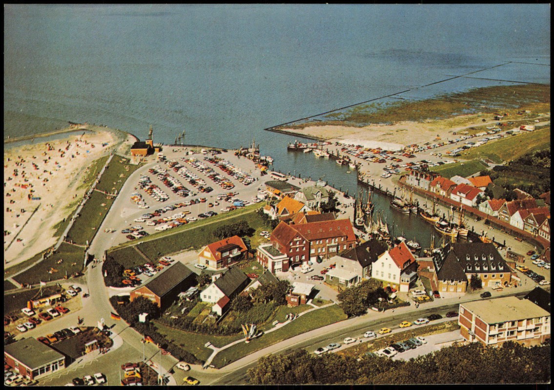 zoom: Image side vintage Postcard from 1976: Luftbild Luftaufnahme Nordseeküstenbad Neuharlingersiel:: Neuharlingersiel