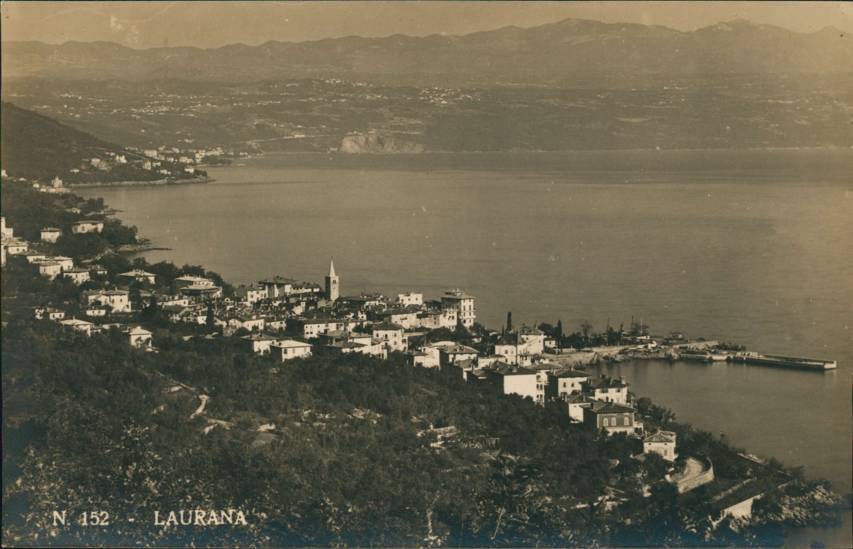 vergrößern: Bildseite historische Ansichtskarte von 1910: Gesamtansicht von Laurana:: Lovran