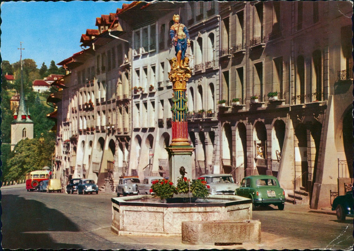 vergrößern: Bildseite historische Ansichtskarte von 1960: Gerechtigkeitsbrunnen in der Altstadt:: Bern (Schweiz)