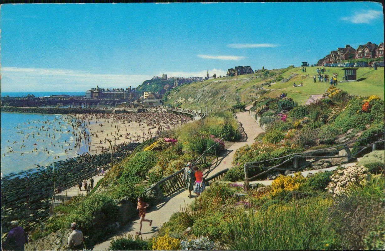 vergrößern: Bildseite historische Ansichtskarte von 1975: Ortsansicht mit Strand EAST CLIFF:: Folkestone