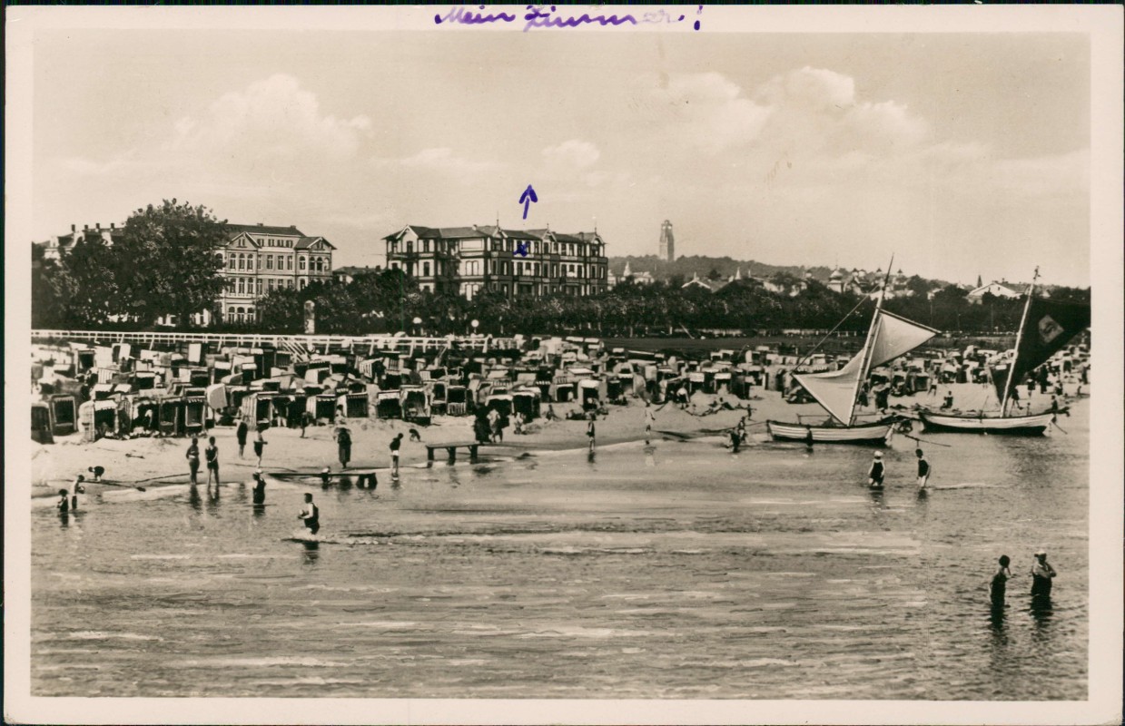 zoom: Image side vintage Postcard from 1937: Strandleben Hotels Segelboote:: Ahlbeck (Usedom)