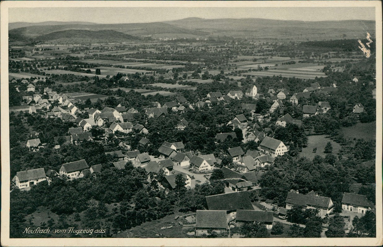 vergrößern: Bildseite historische Ansichtskarte von 1934: com Flugzeug aus... - Luftbild:: Neufrach-Salem