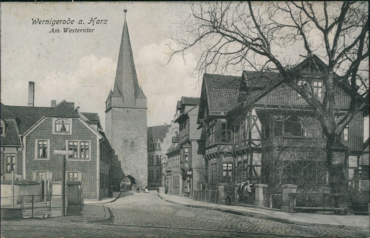vergrößern: Bildseite historische Ansichtskarte von 1913: Am Westerntor - Straßenpartie:: Wernigerode