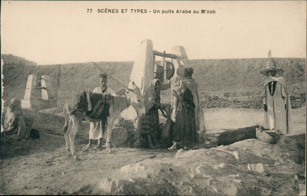 zoom: Image side vintage Postcard from 1922: SCENES ET TYPES - Un puits Arabe au M
