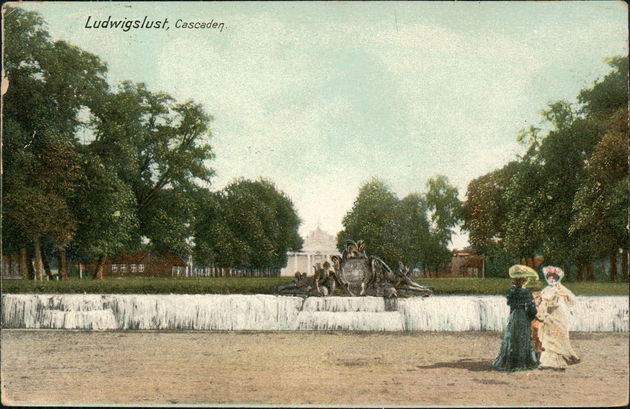 vergrößern: Bildseite historische Ansichtskarte von 1911: Schloßgarten Cascaden:: Ludwigslust