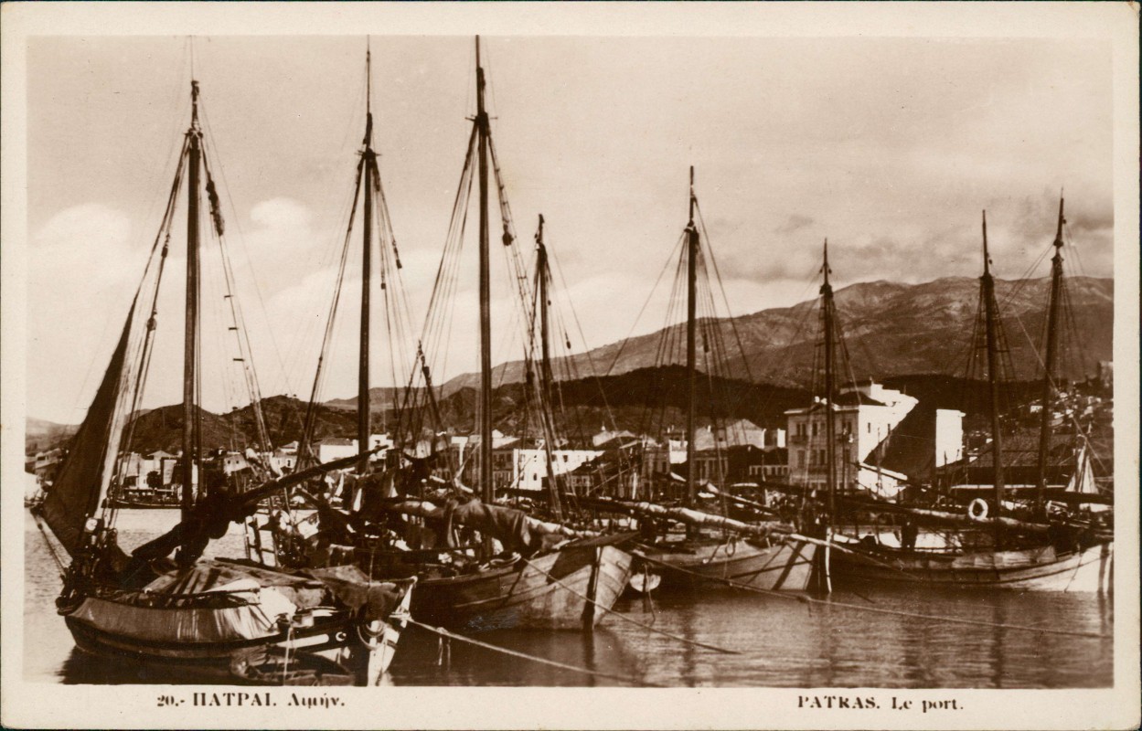 vergrößern: Bildseite historische Ansichtskarte von 1930: Le port. Hafen - Fotokarte:: Patras