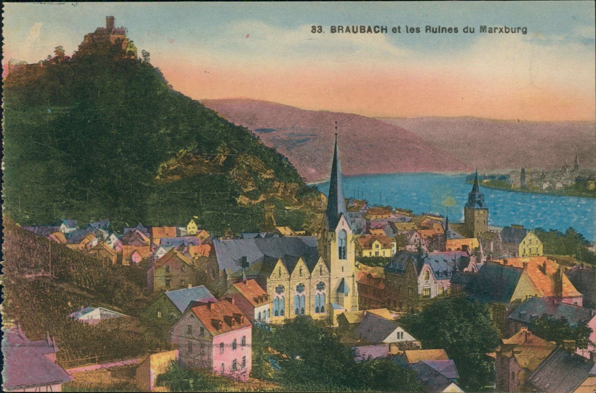 vergrößern: Bildseite historische Ansichtskarte von 1910: Panorama-Ansicht BRAUBACH et les Ruines du Marxburg:: Braubach