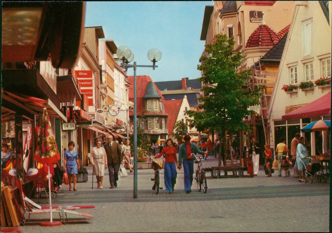 vergrößern: Bildseite historische Ansichtskarte von 1978: Fußgängerzone - Lange Straße:: Delmenhorst