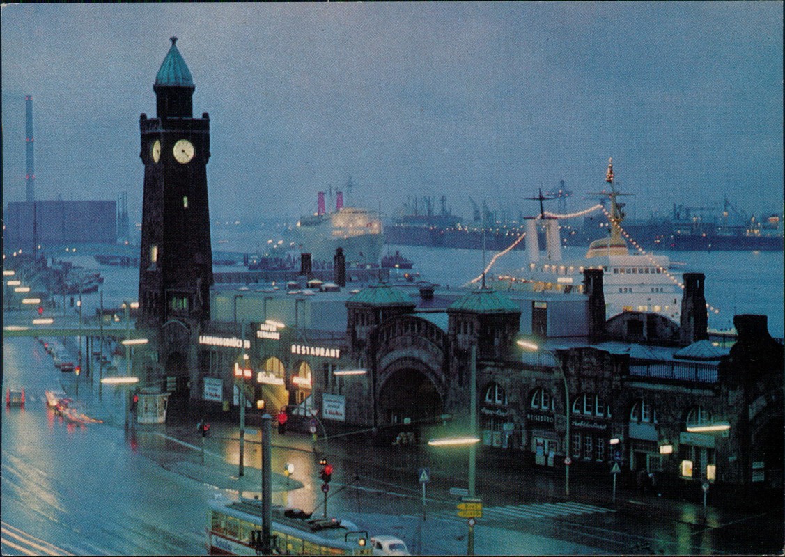 vergrößern: Bildseite historische Ansichtskarte von 1978: St. Pauli Landungsbrücken am Abend:: St. Pauli-Hamburg