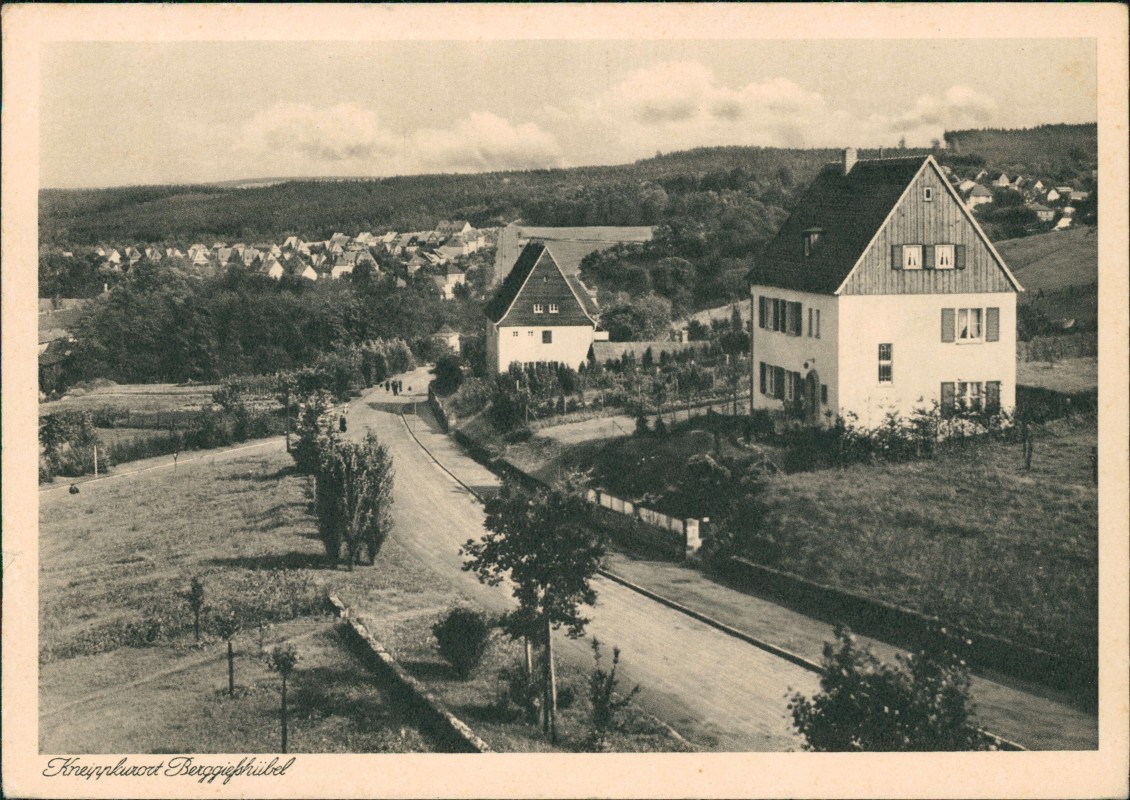 zoom: Image side vintage Postcard from 1927: Gersdorfer Str., Blick n. der Siedlung:: Berggießhübel-Bad Gottleuba-Berggießhübel