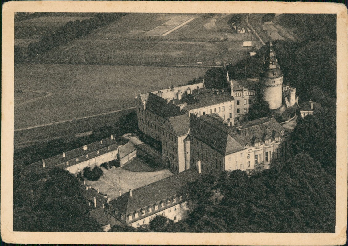 vergrößern: Bildseite historische Ansichtskarte von 1930: Luftbild Schloss Osterstein:: Gera