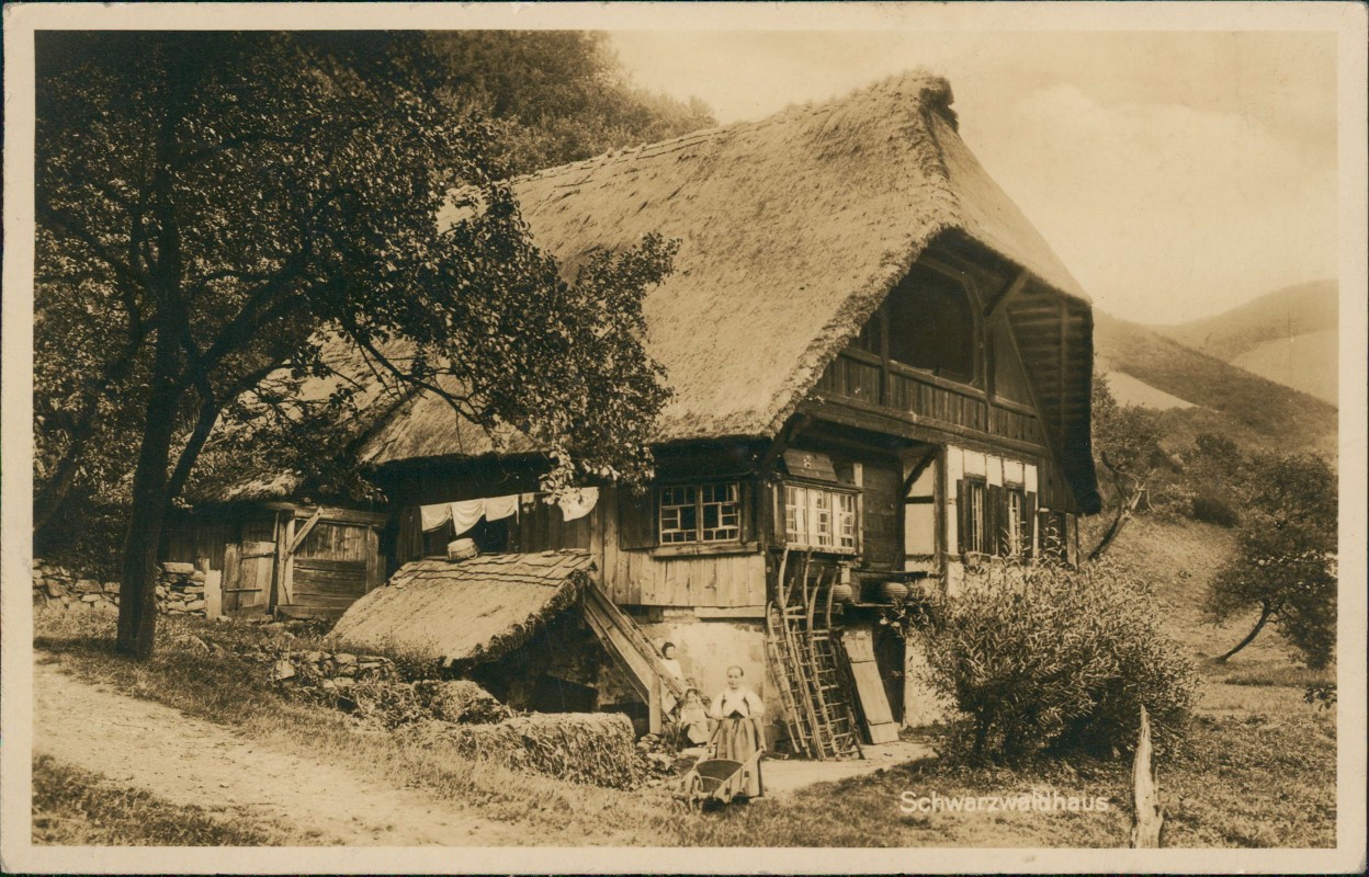 zoom: Image side vintage Postcard from 1940: Schwarzwaldhaus (ohne Ortsangaben):: .Baden-Württemberg
