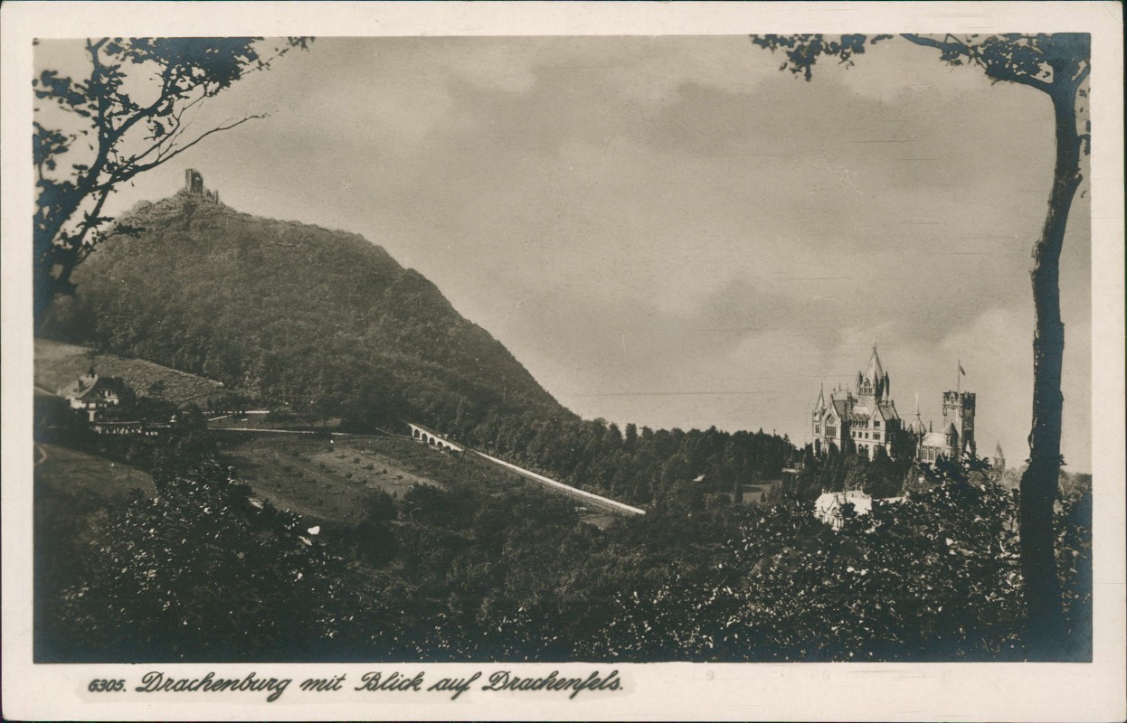 zoom: Image side vintage Postcard from 1930: Drachenburg mit Blick auf Drachenfels.:: Königswinter