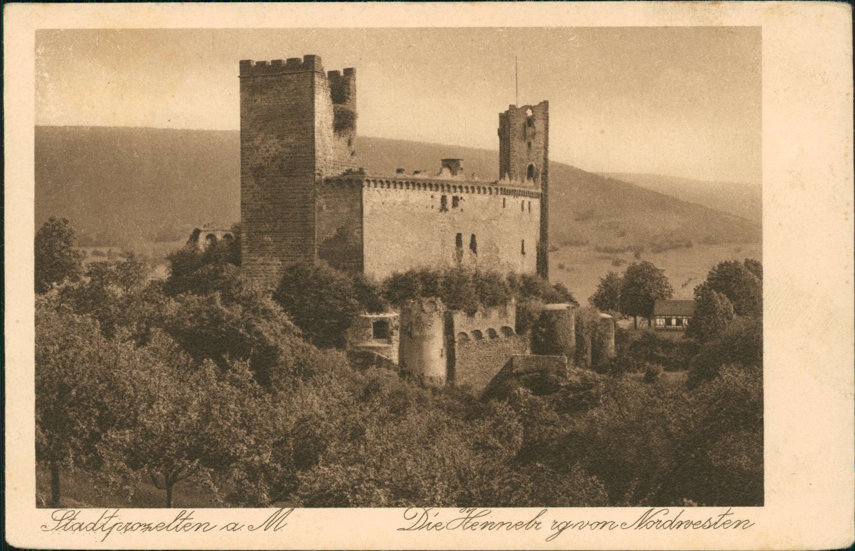 vergrößern: Bildseite historische Ansichtskarte von 1928: Henneburg von Nordwesten:: Stadtprozelten