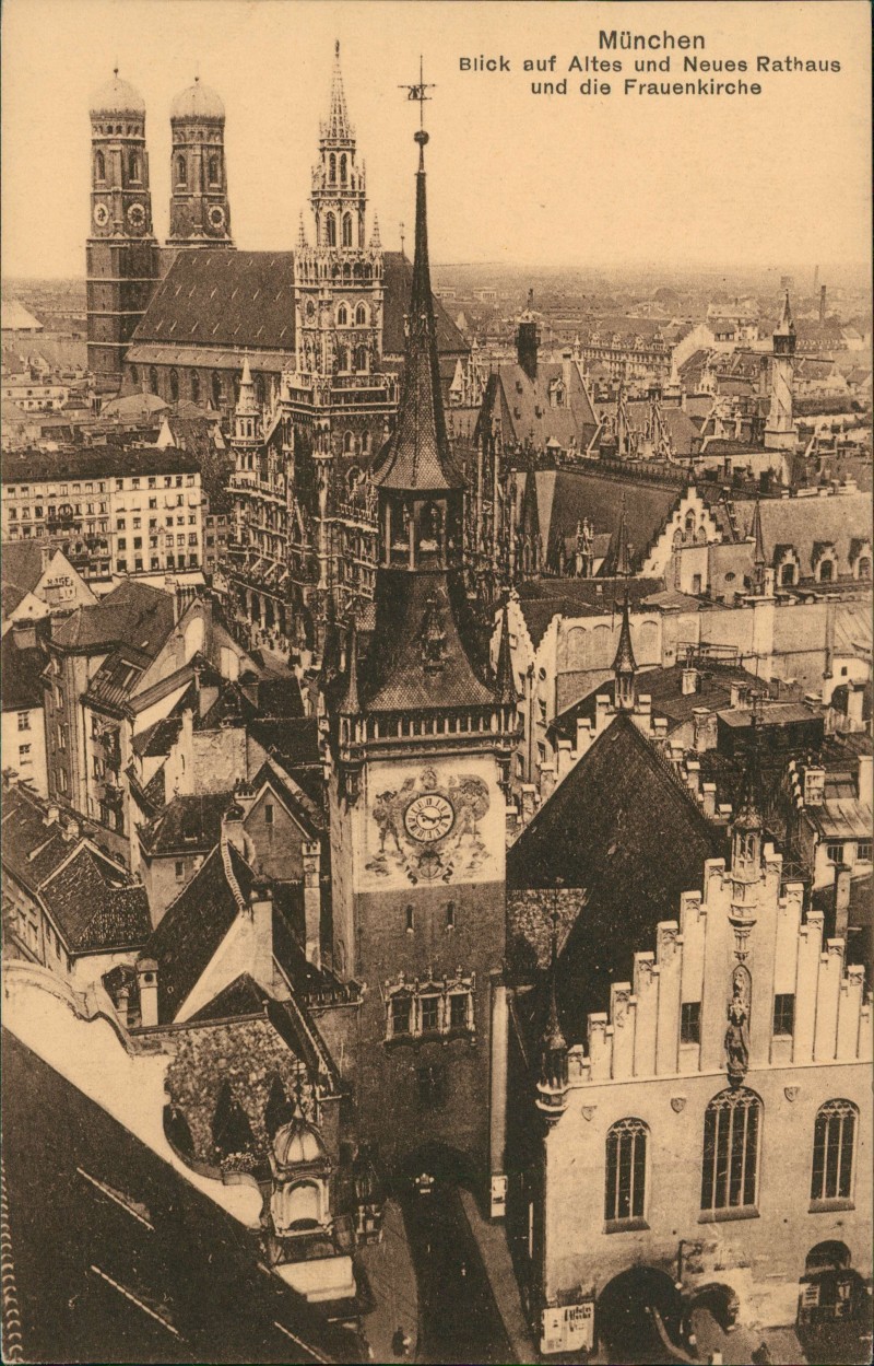 zoom: Image side vintage Postcard from 1917: Blick auf Altes und Neues Rathausund die Frauenkirche:: Munich