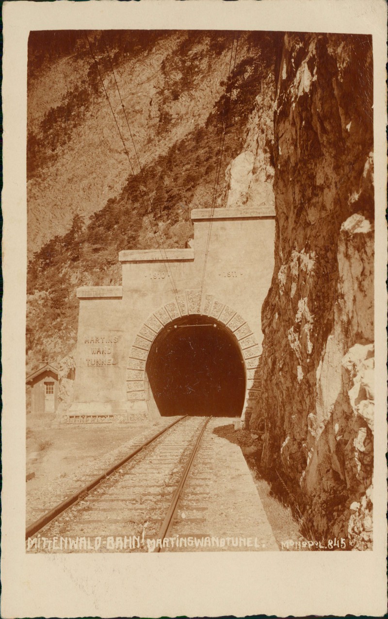 vergrößern: Bildseite historische Ansichtskarte von 1929: Mittenwaldbahn Martinswandtunnel Fotokarte:: Mittenwald